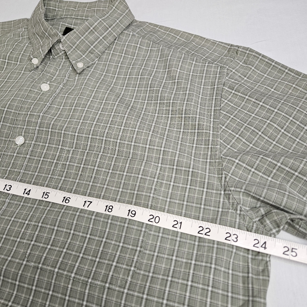 men's Eddie Bauer long sleeve button-down green and white plaid shirt - Picture 5 of 8